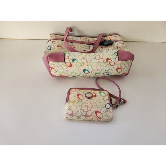 Coach Signature Chelsea Pink Trim Handbag W/Matching Zip Wristlet Wallet - Picture 1 of 11
